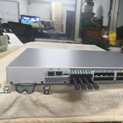 BR-G610-8-16G-0 Brocade G610 8P Switch Rack قابل نصب با فرستنده گیرنده SWL SFP+ 16Gbps