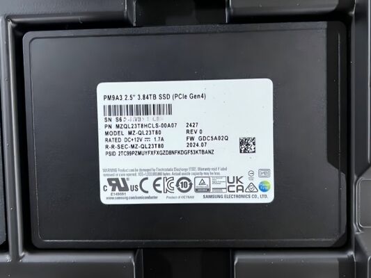 اصلی سامسونگ 3.84TB U.2 SSD MZQL23T8HCLS-00A07 PCIe 4.0 NVMe TLC SSD شرکت برای ذخیره سازی ابری سرور