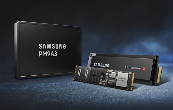 اصلی سامسونگ PM9A3 MZQL27T6HBLA-00A07 7.68TB SSD PCIe 4.0 6900MB/s Enterprise Solid State Drive برای HPC